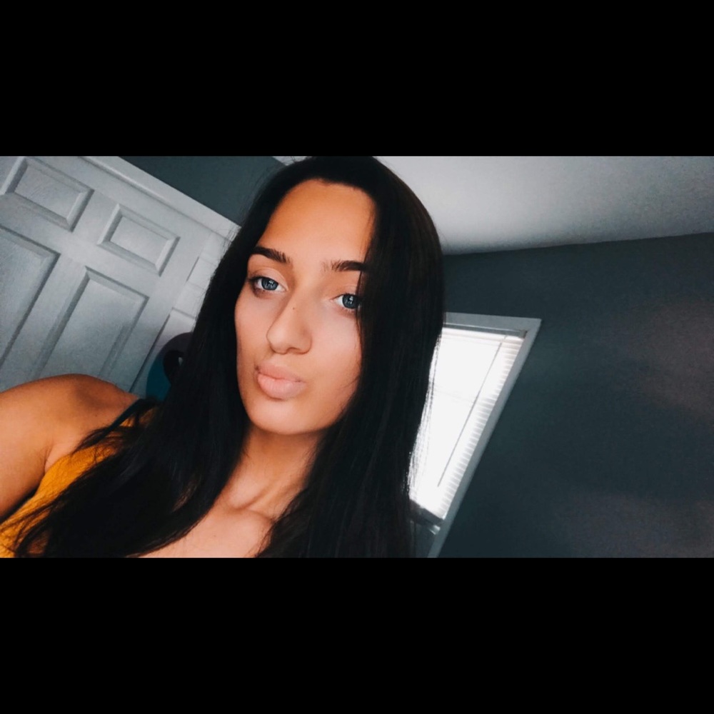 Meet your Posher, Daniella